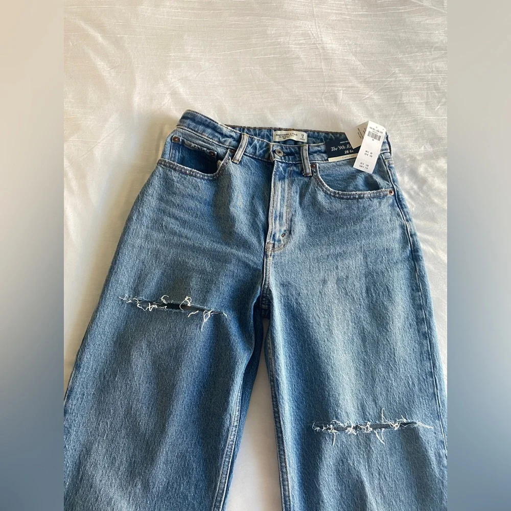 Curve Love High Rise 90s Relaxed Jean - Picture 2 of 6